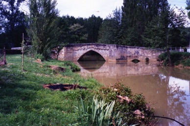 PAVIE
Le pont romain